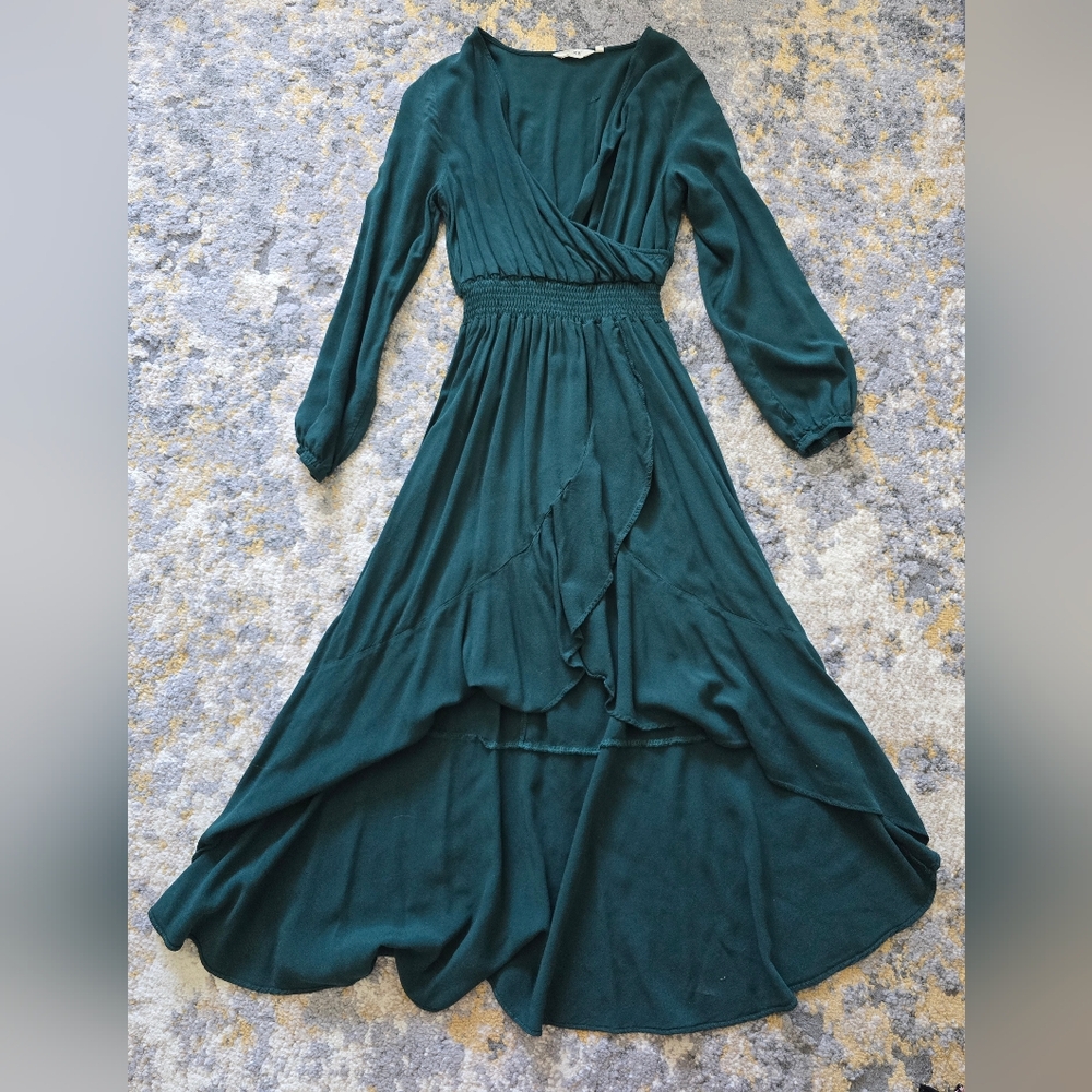 Green High-Low Long Sleeved Midi Dress